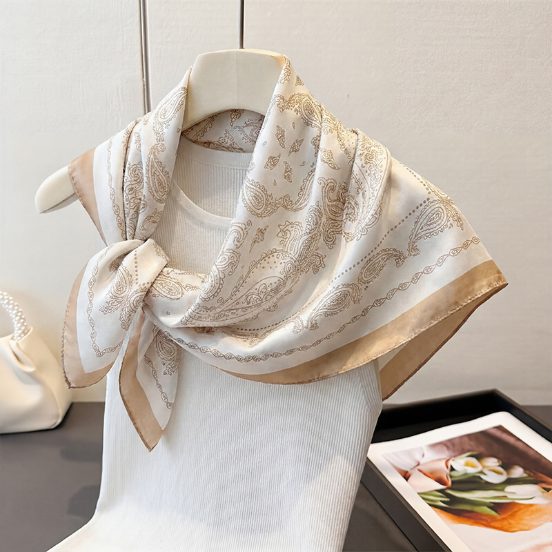 Lenço Quadrado Vintage Bege co - Scarf Silk Square avaliação e preço